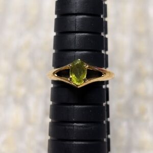 Elegant Gold Ring with Peridot Gemstone